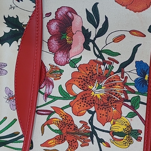 GUCCI*Beautiful* Floral/Red*Very Rare *Vintage Clutch - Picture 4 of 9